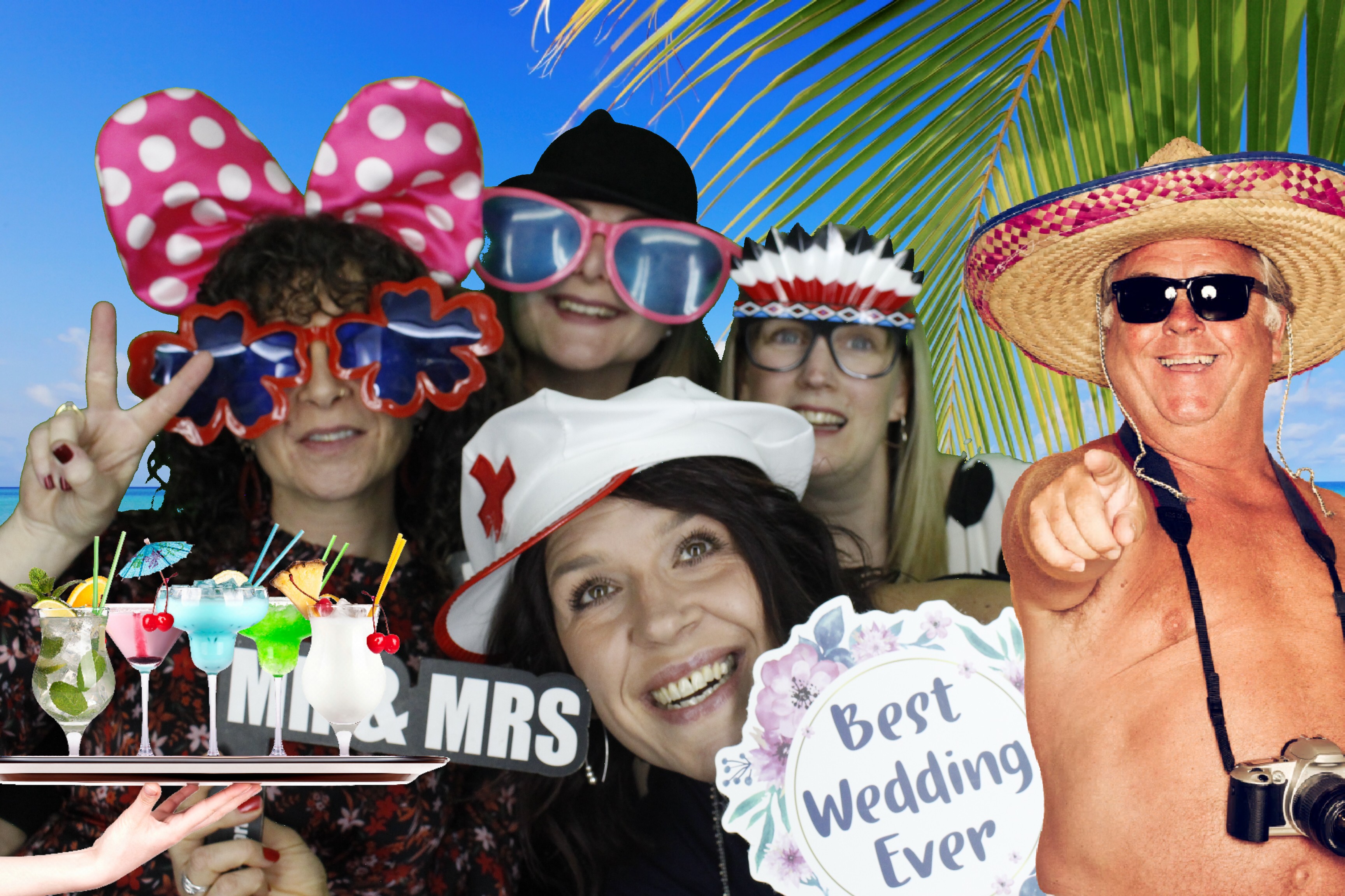 Mr & Mrs Mills | View more photos from the event at gallery.myphotoboothexperience.co.uk/u/MyPhotoBoothExperienceLtd/Mr-Mrs-Mills